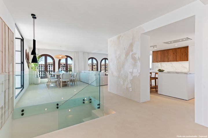 Bien Unique ! Penthouse duplex dans le Port de la Duquesa - Costa del Sol, Espagne