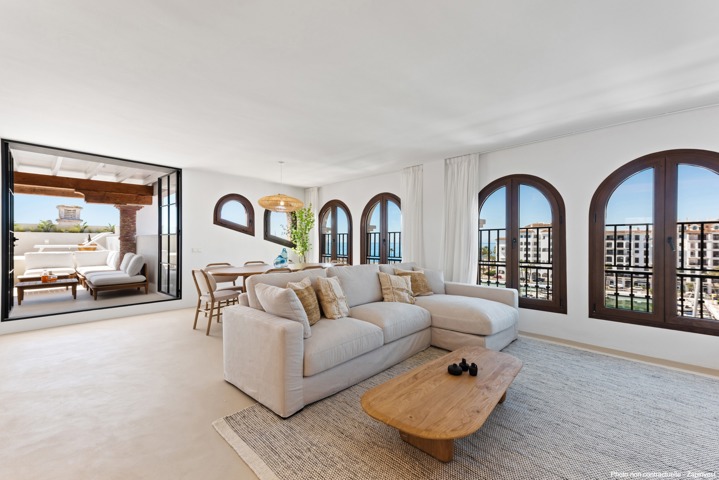 Bien Unique ! Penthouse duplex dans le Port de la Duquesa - Costa del Sol, Espagne