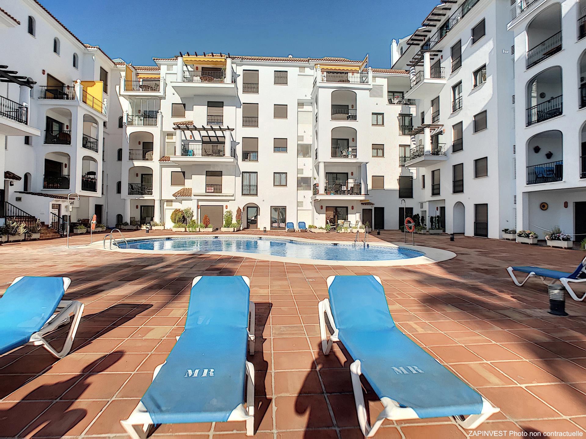 Rez-de-chaussée en bord de mer à La Duquesa, province Malaga, Espagne