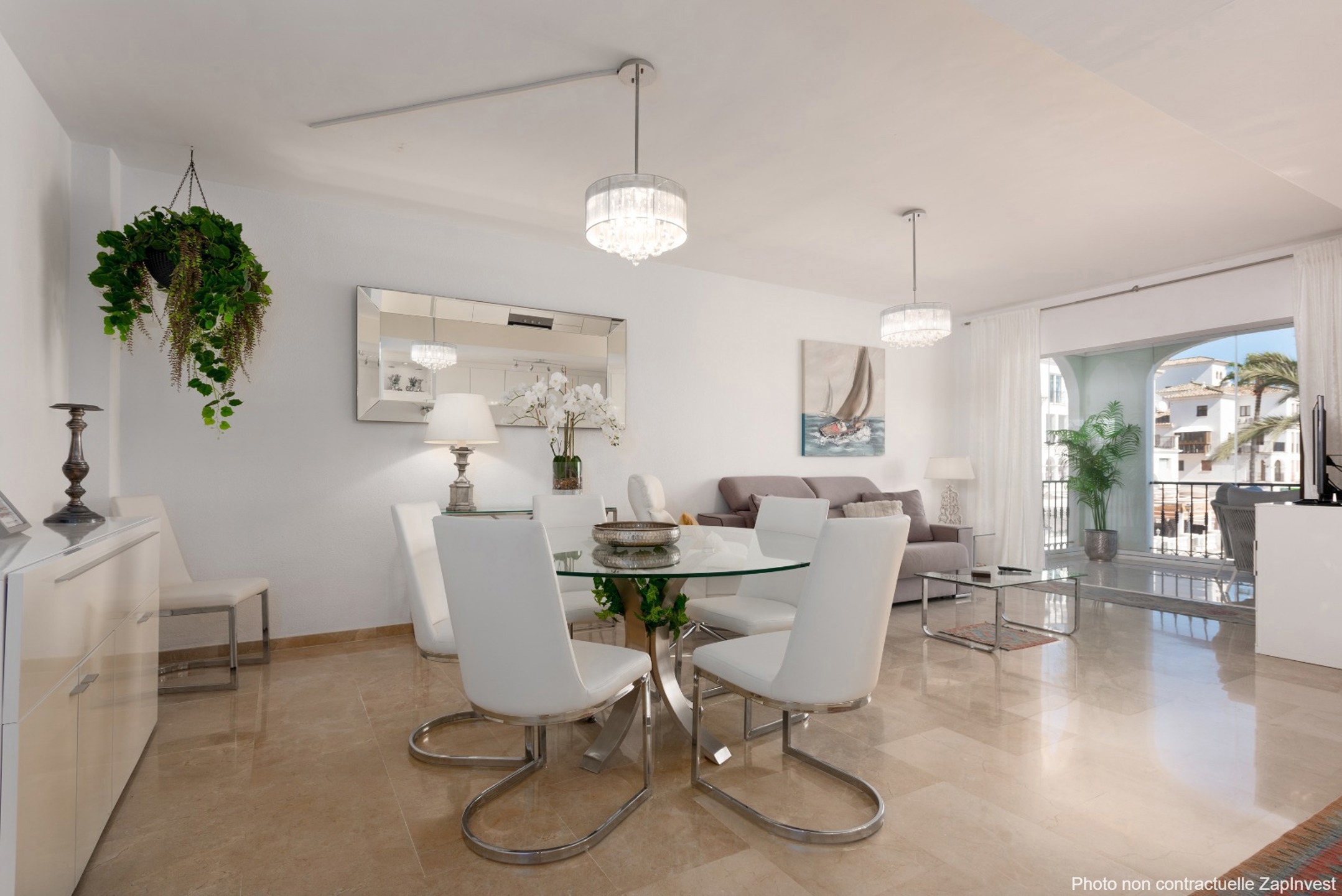 Magnifique appartement au Port de la Duquesa avec des vues splendides sur le port et la mer, Espagne