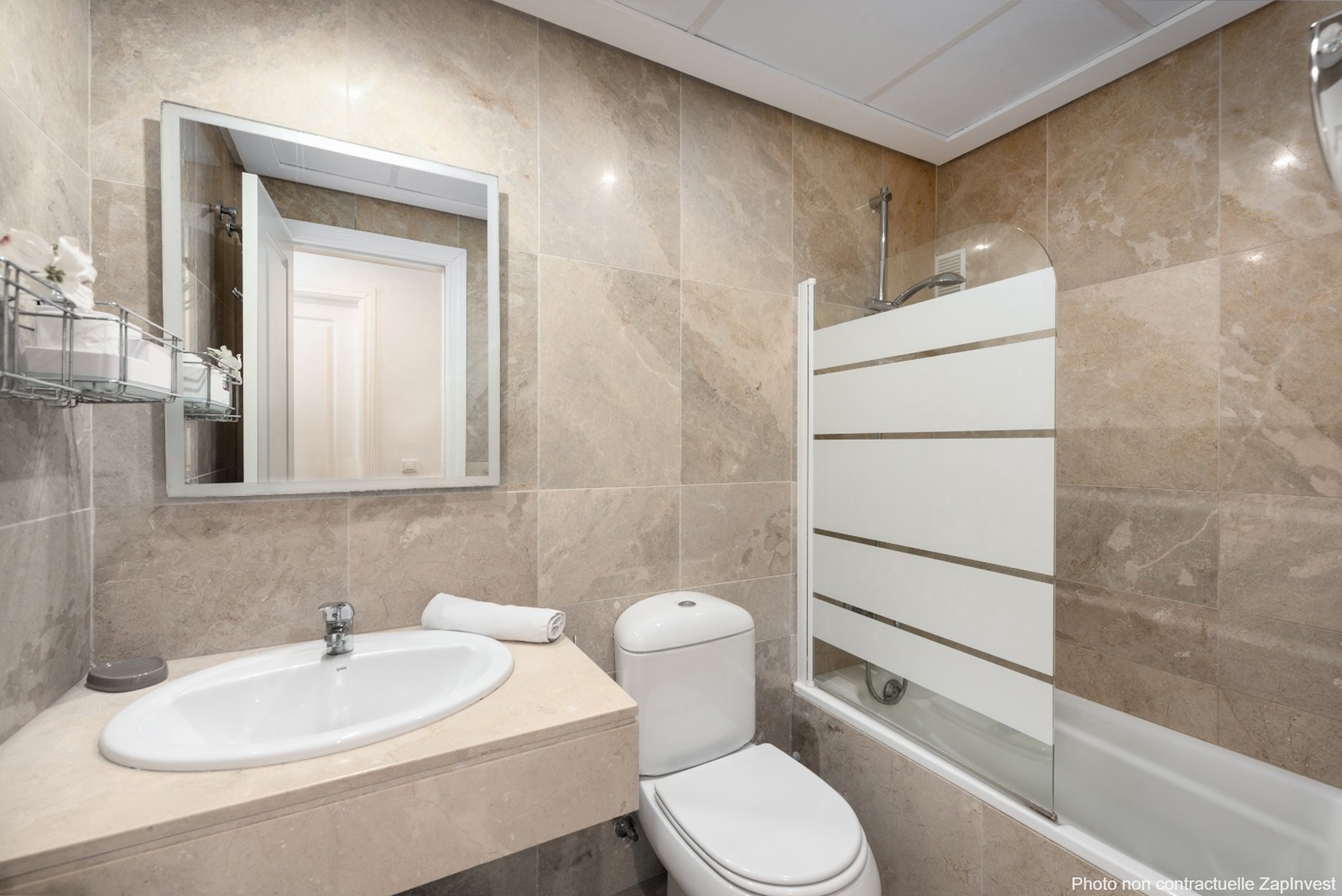 Magnifique appartement au Port de la Duquesa avec des vues splendides sur le port et la mer, Espagne