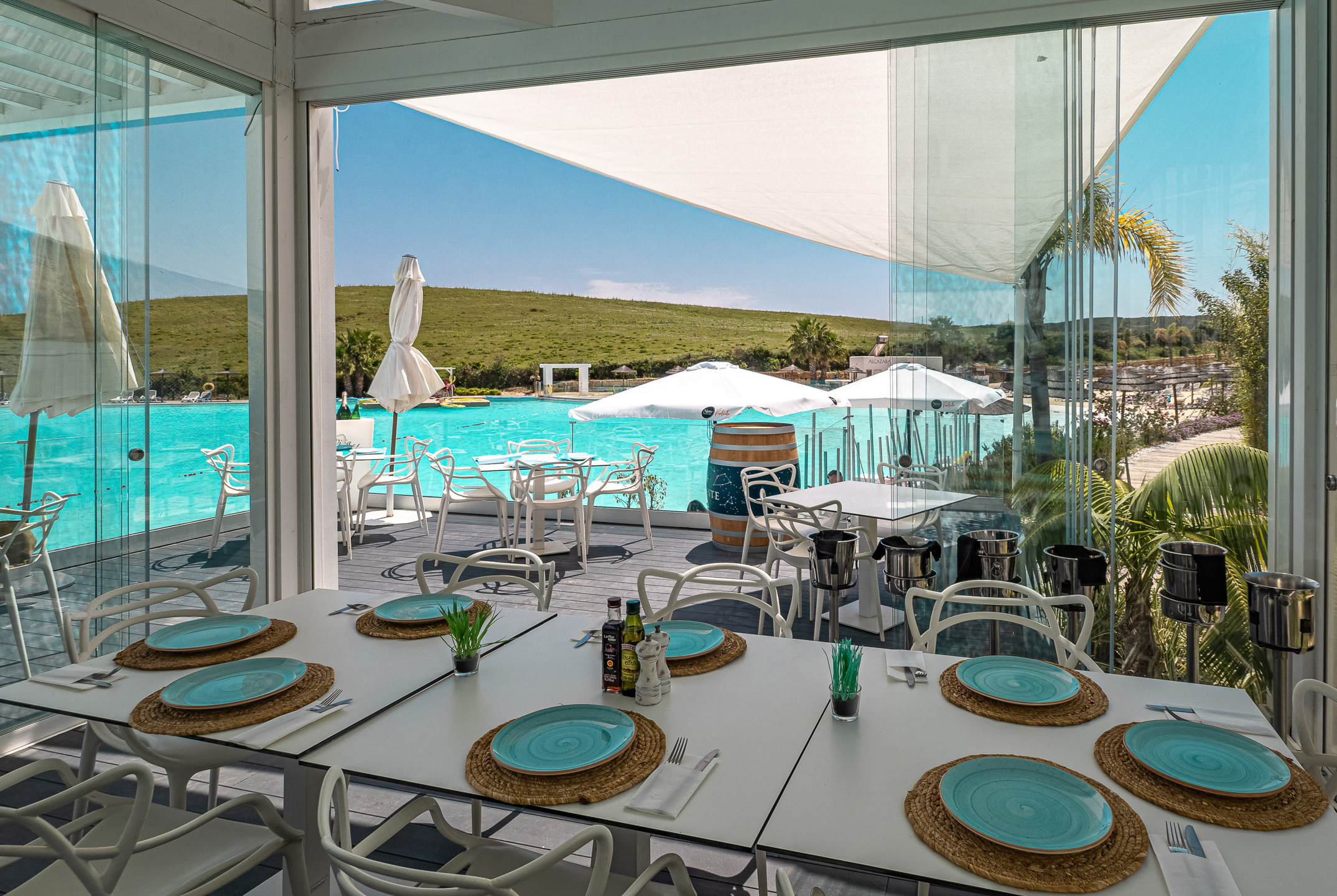 Rez-de-chaussée contemporain avec jardin et vues nature, à deux pas du Crystal Lagoon à Casares Costa, Espagne