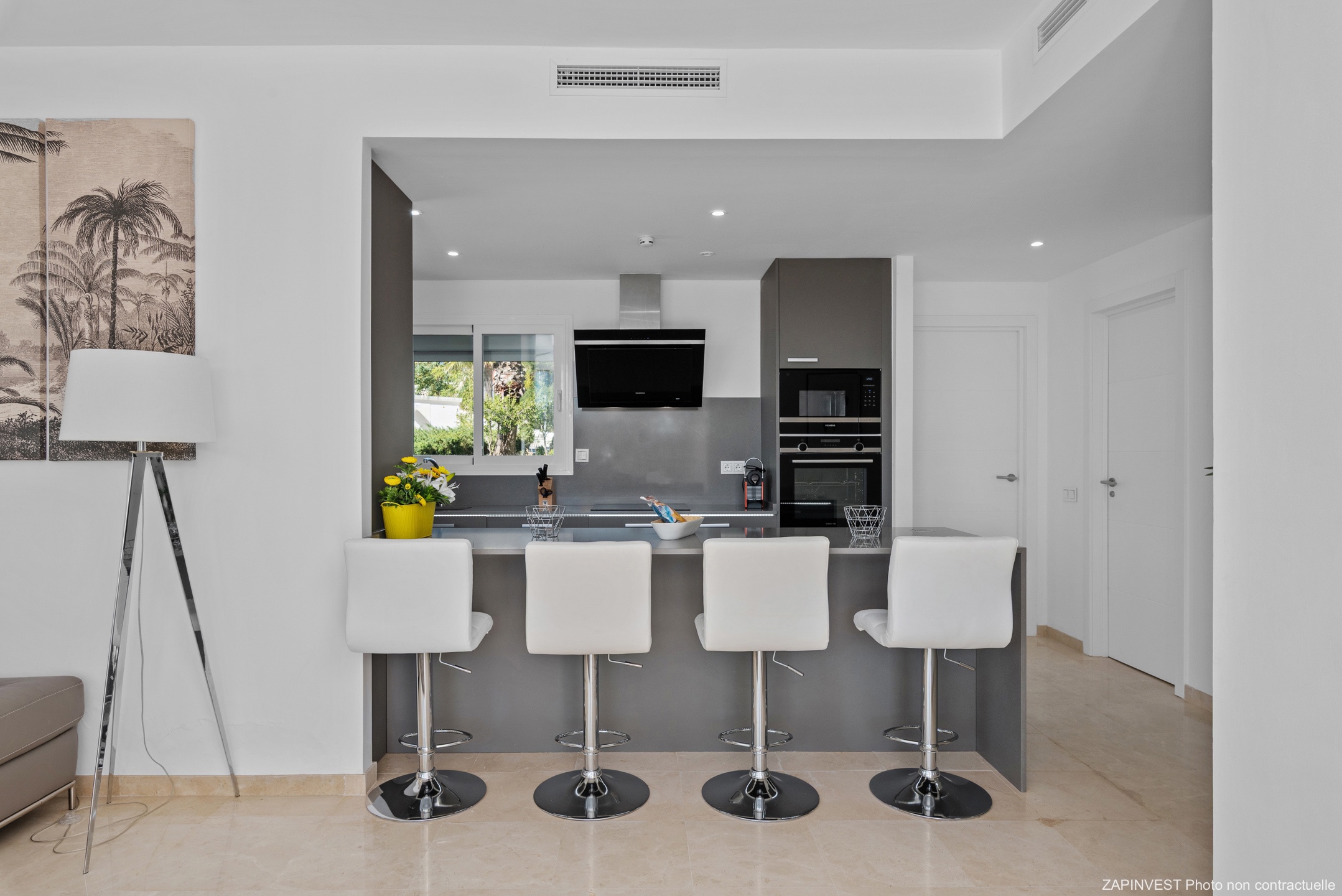 Rez-de-chaussée contemporain avec jardin et vues nature, à deux pas du Crystal Lagoon à Casares Costa !, Espagne