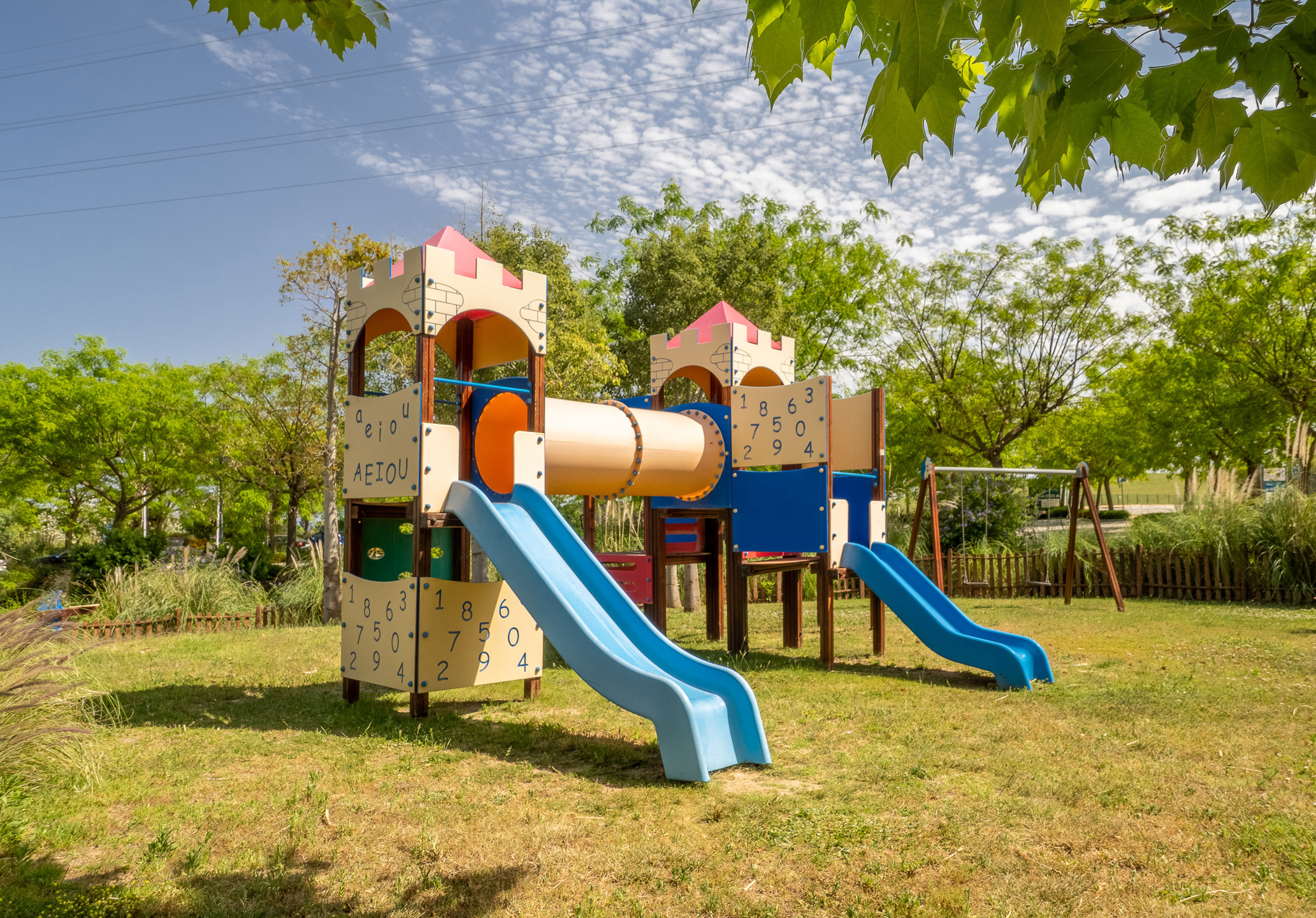 Rez-de-chaussée contemporain avec jardin et vues nature, à deux pas du Crystal Lagoon à Casares Costa !, Espagne