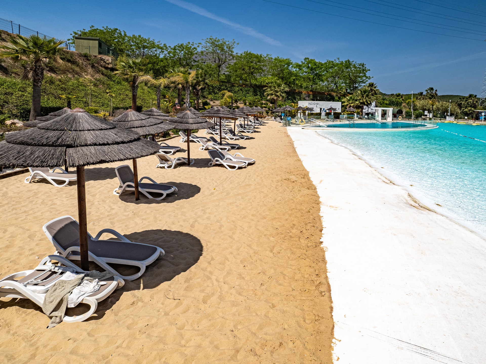 Rez-de-chaussée contemporain avec jardin et vues nature, à deux pas du Crystal Lagoon à Casares Costa !, Espagne
