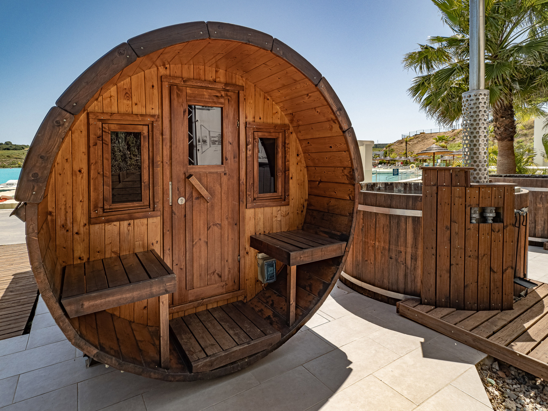 Rez-de-chaussée contemporain avec jardin et vues nature, à deux pas du Crystal Lagoon à Casares Costa !, Espagne