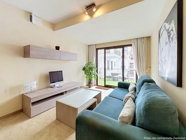 Magnifique appartement au Port de la Duquesa avec des vues splendides sur le port et la mer, Espagne