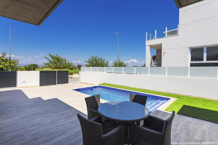 Splendide villa moderne avec piscine à Nueva Daya, province Alicante, Espagne