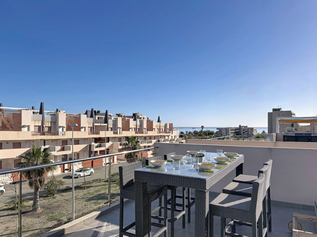 Revente appartement avec solarium, piscine commune à 250 m de la plage., Espagne