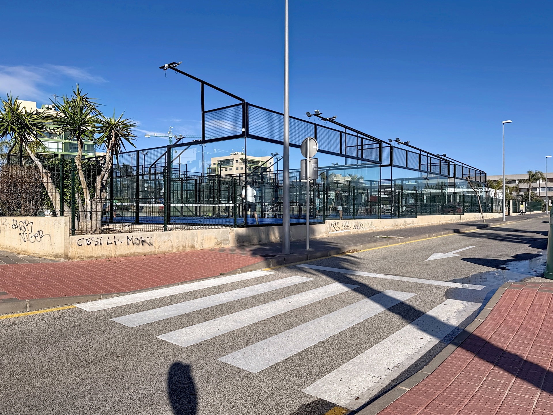Revente appartement avec solarium, piscine commune à 250 m de la plage., Espagne