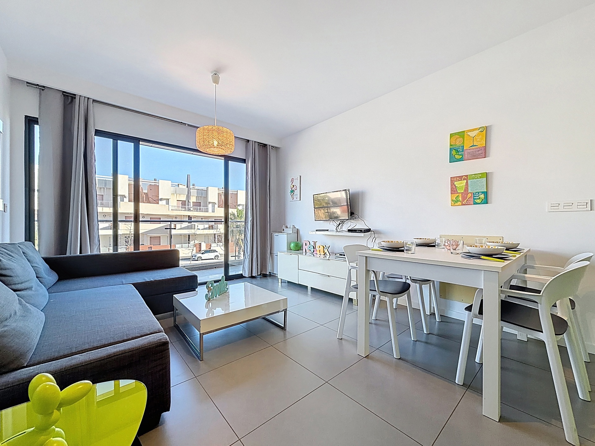 Revente appartement avec solarium, piscine commune à 250 m de la plage., Espagne