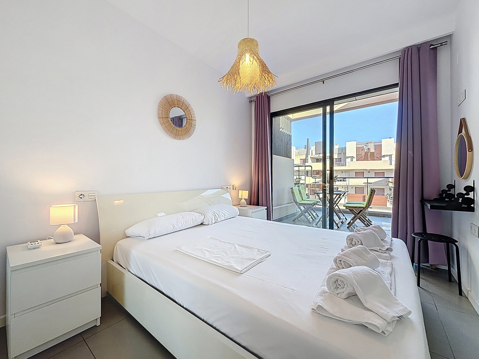 Revente appartement avec solarium, piscine commune à 250 m de la plage., Espagne