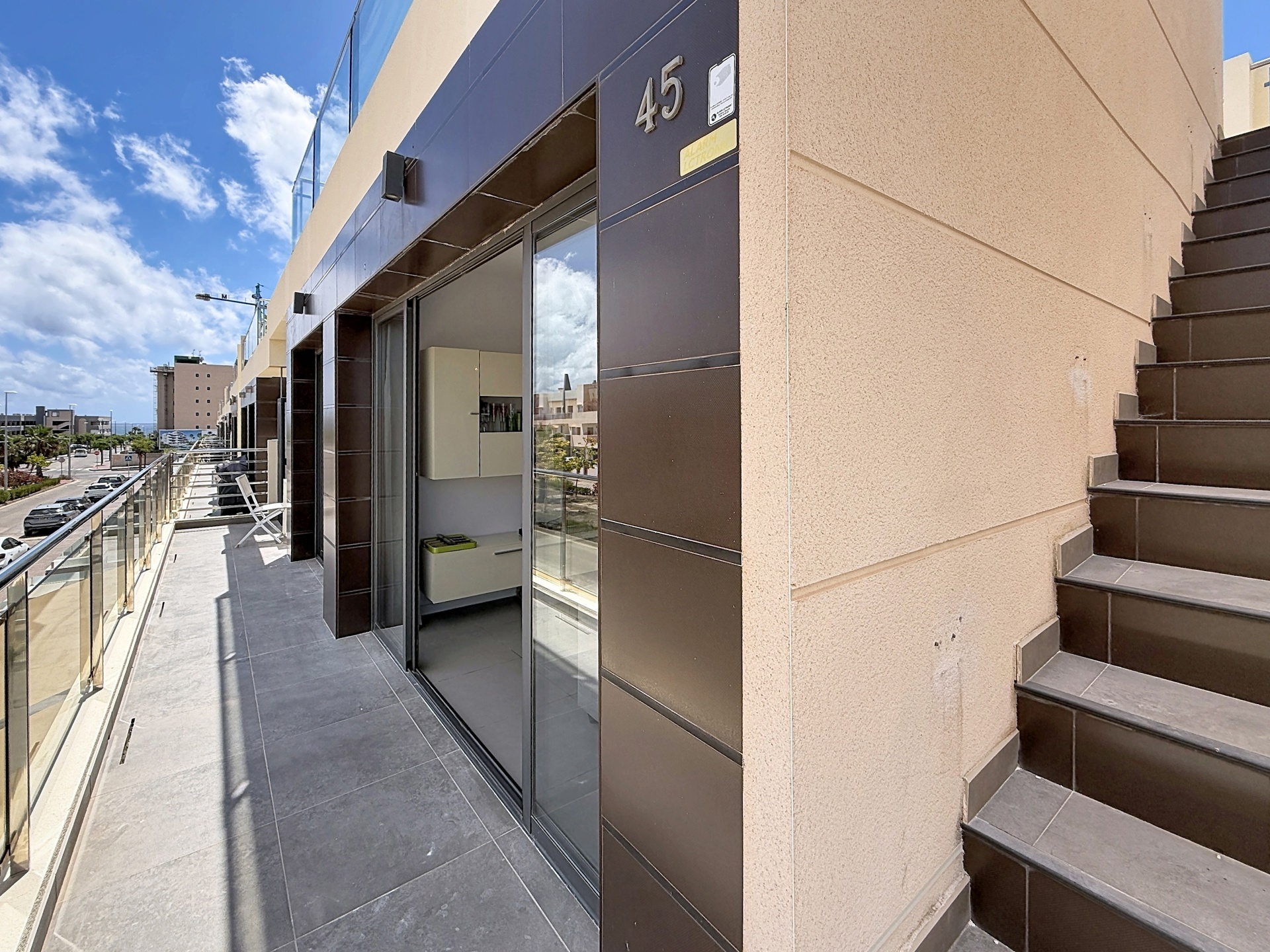 Revente appartement avec solarium, piscine commune à 250 m de la plage., Espagne