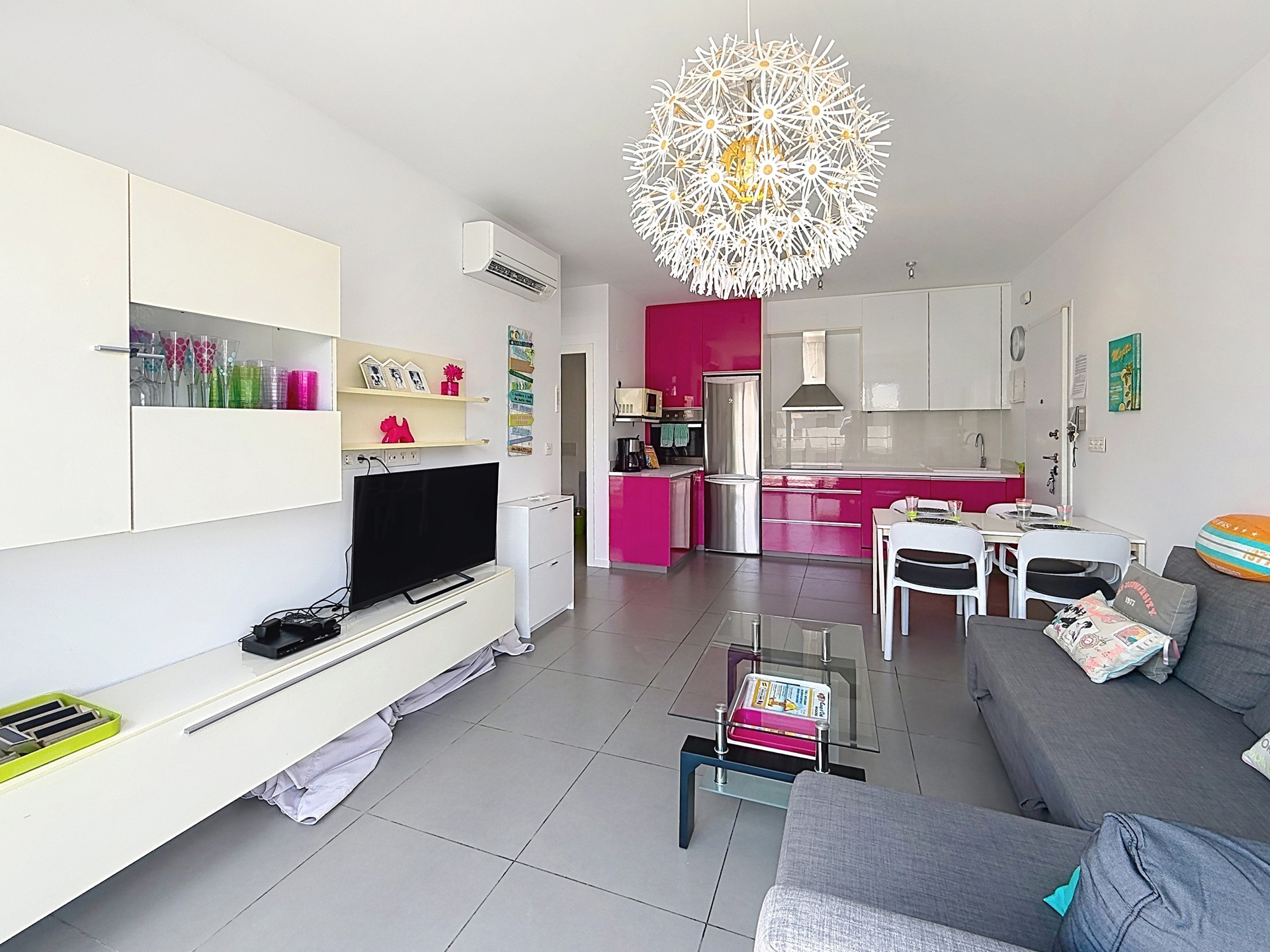 Revente appartement avec solarium, piscine commune à 250 m de la plage., Espagne