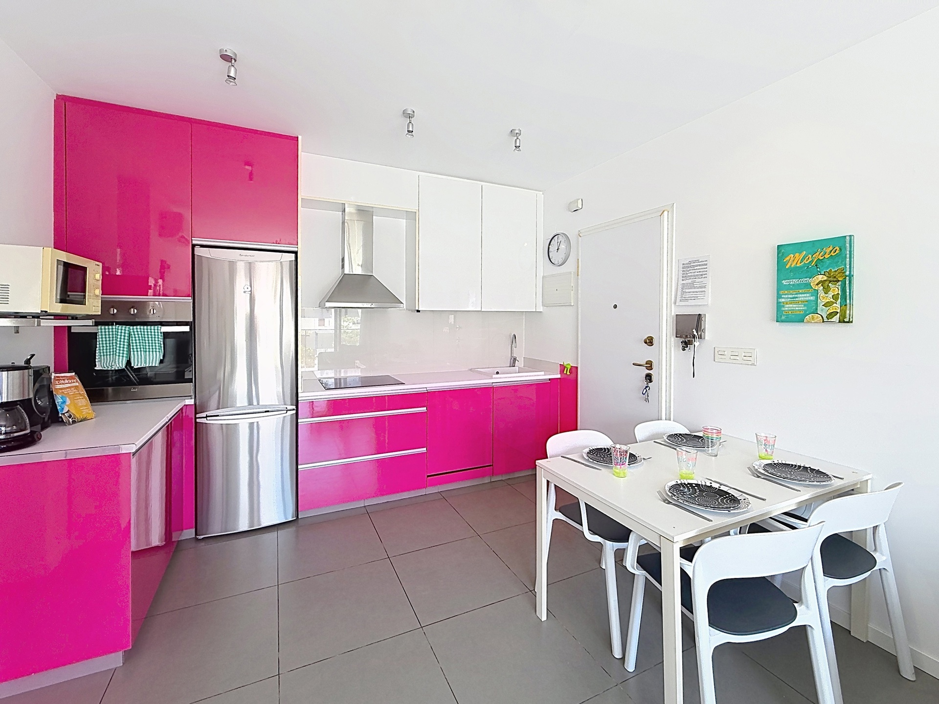 Revente appartement avec solarium, piscine commune à 250 m de la plage., Espagne