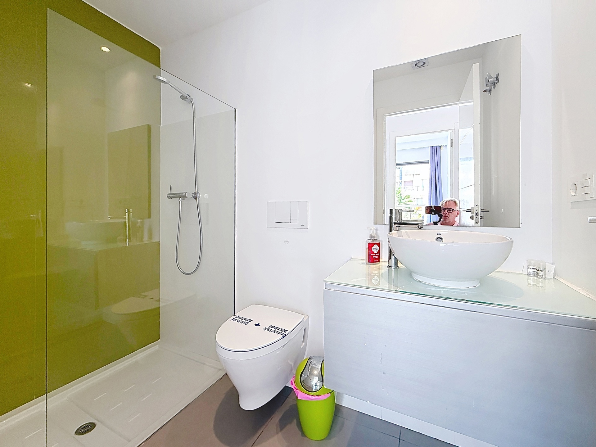 Revente appartement avec solarium, piscine commune à 250 m de la plage., Espagne