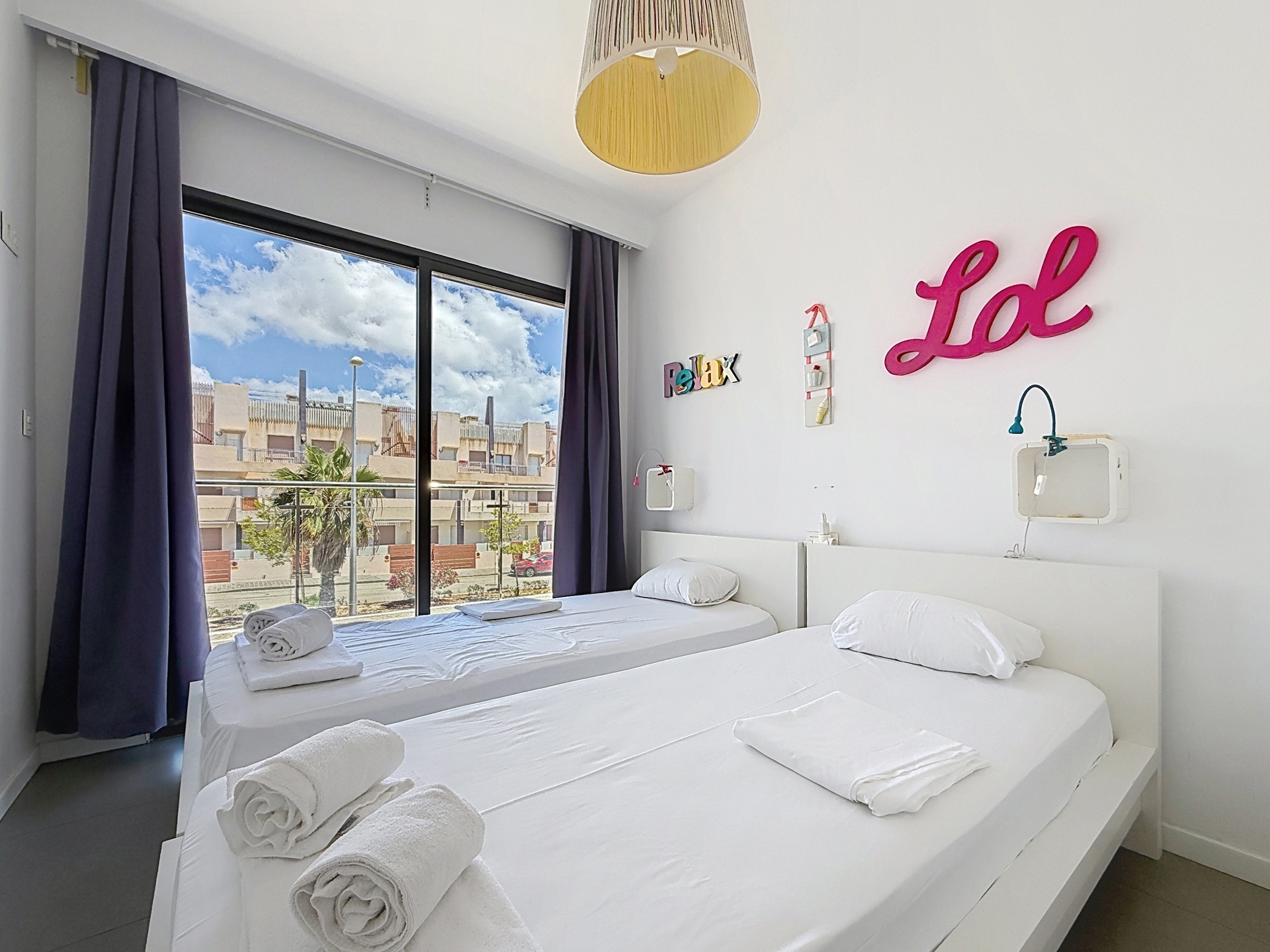 Revente appartement avec solarium, piscine commune à 250 m de la plage., Espagne