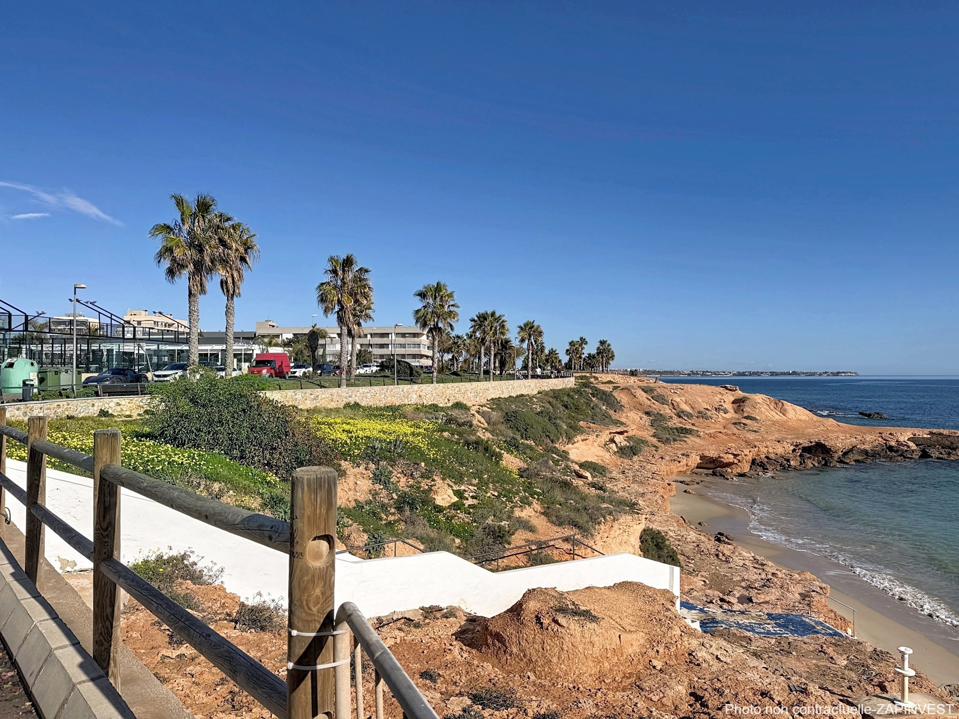 Revente appartement avec solarium, piscine commune à 250 m de la plage., Espagne